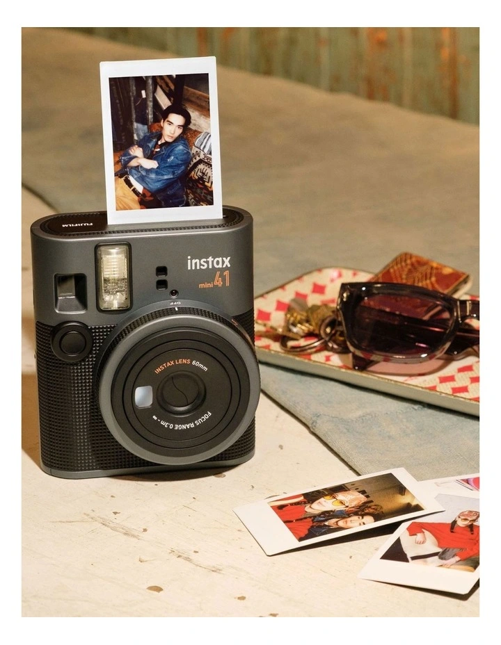 Mini 41 Bundle 87557 Camera in Black image 3