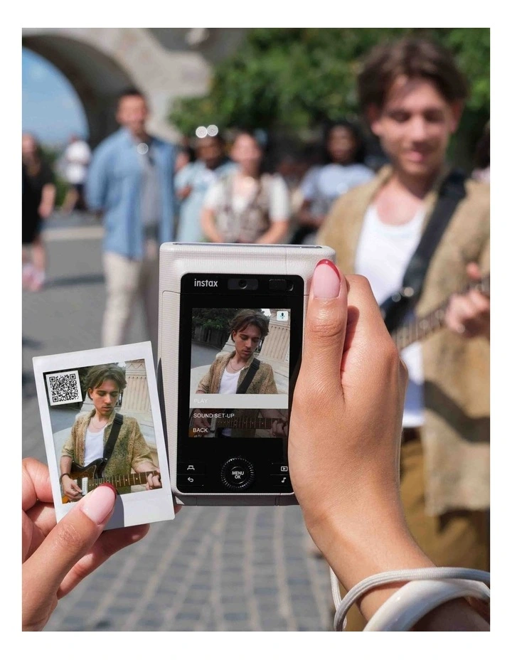 Instax Liplay Bundle Camera in Sand Beige 86438 image 5