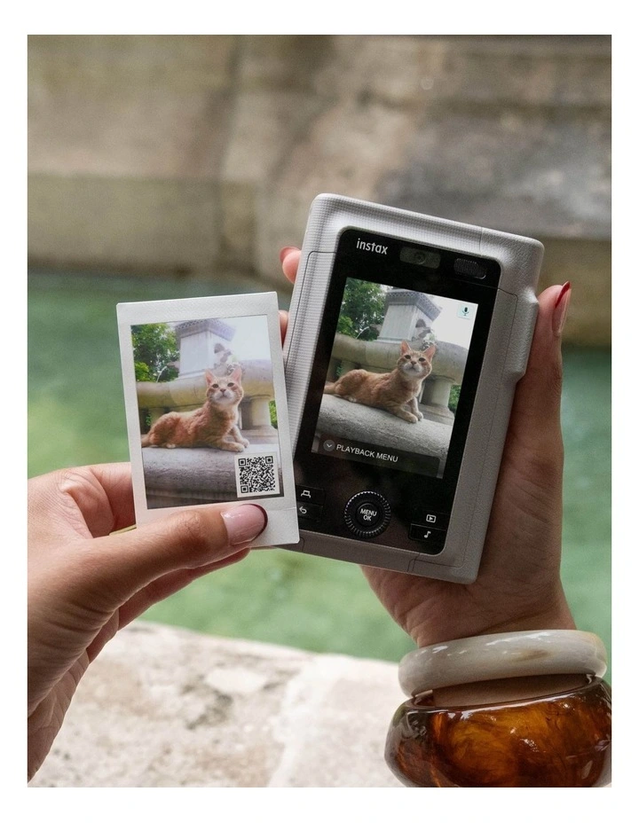 Instax Liplay+ Camera in Sand Beige 88107 image 6