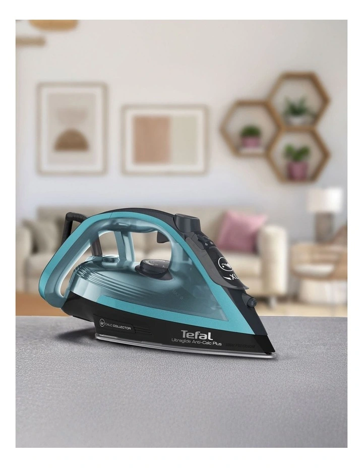 UltraGlide Anti-Calc Plus Steam Iron FV5873 image 3