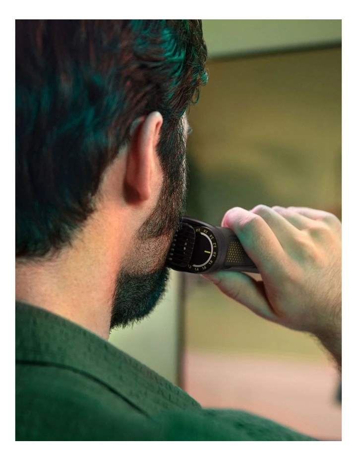 Series 9000 All-in-One Shaver MG9515/15 19-in-1 in Silver image 2