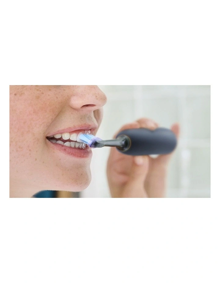 Sonicare G3 Premium Gum Care Brush Head 2 Pack HX9052/91 in Black image 2