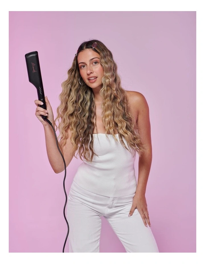 Double Waver in Black 4104 image 2