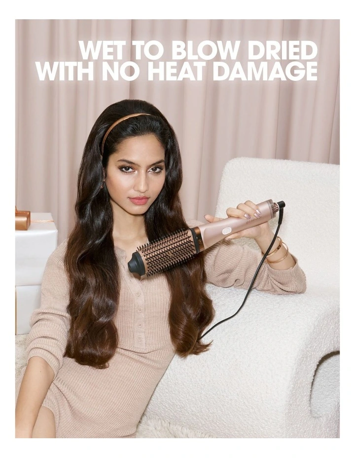 Duet Blowdry Gift Set In Cashmere Beige image 4
