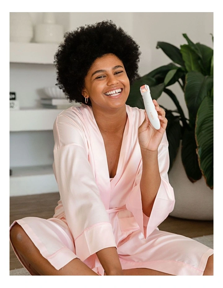 LED Derma Roller Kit image 2