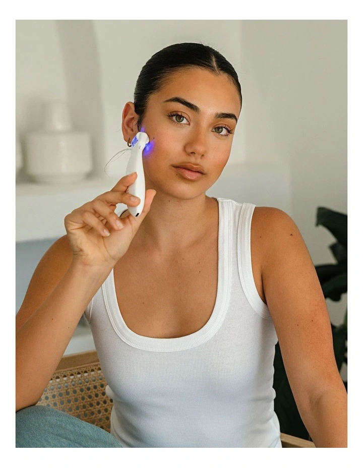 LED Derma Roller Kit image 4