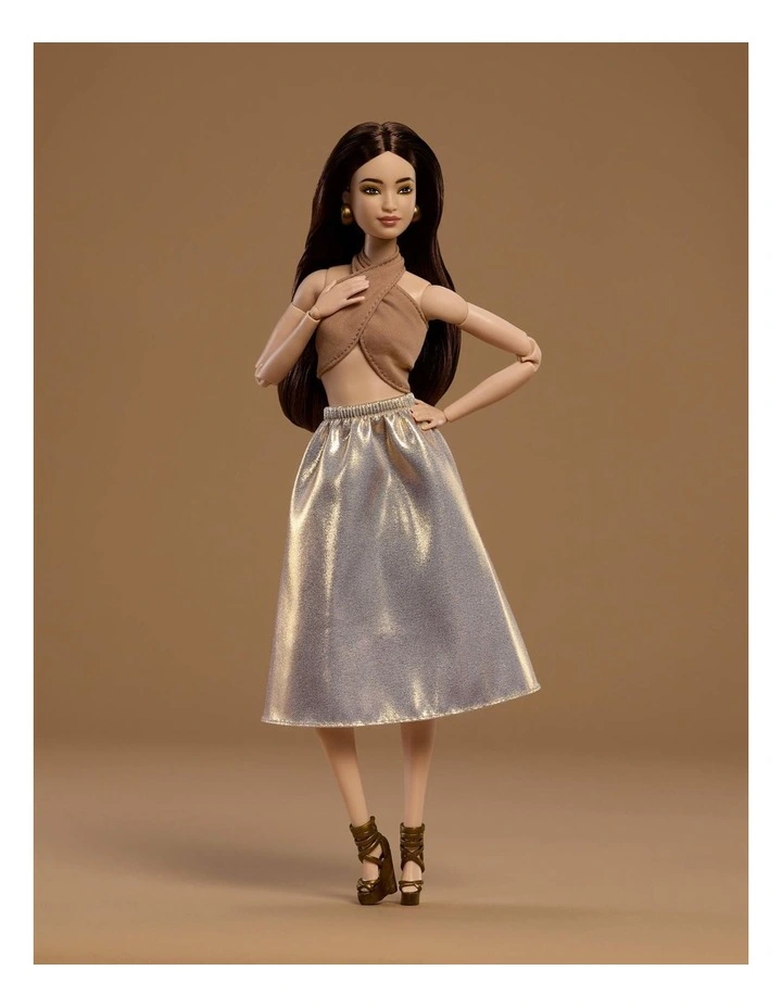 Basics Model 06 Doll image 2