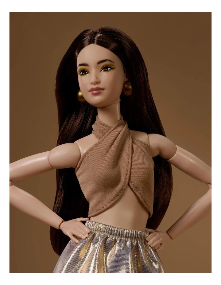 Basics Model 06 Doll image 3