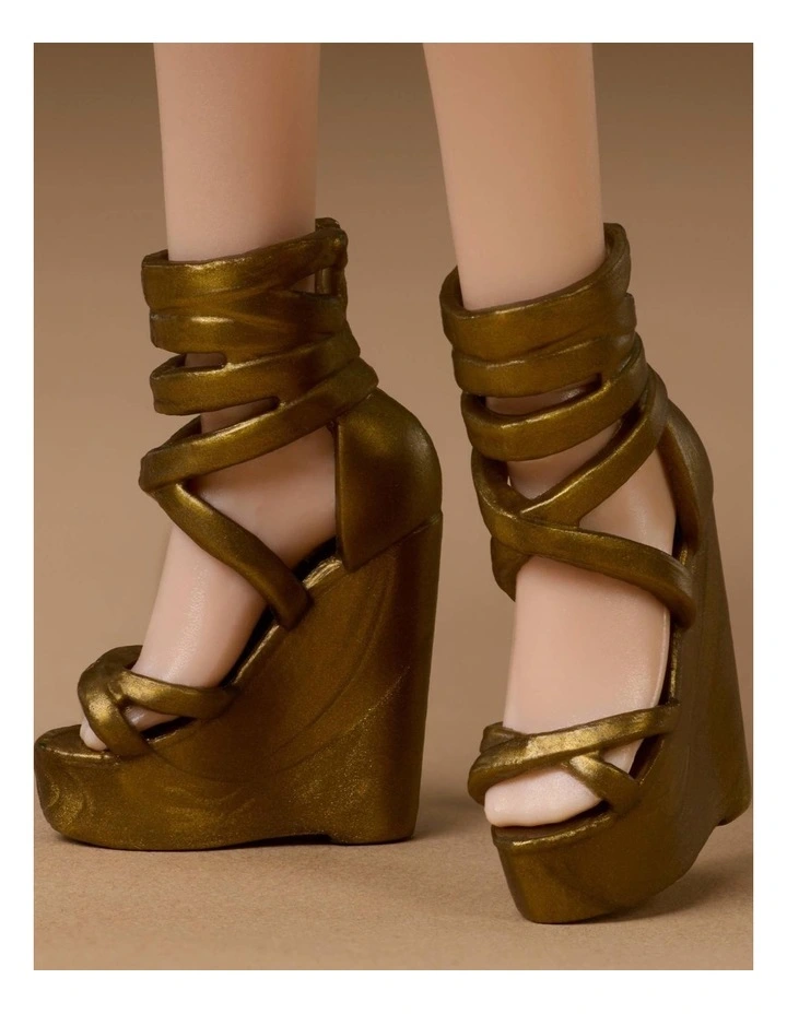 Basics Model 06 Doll image 5