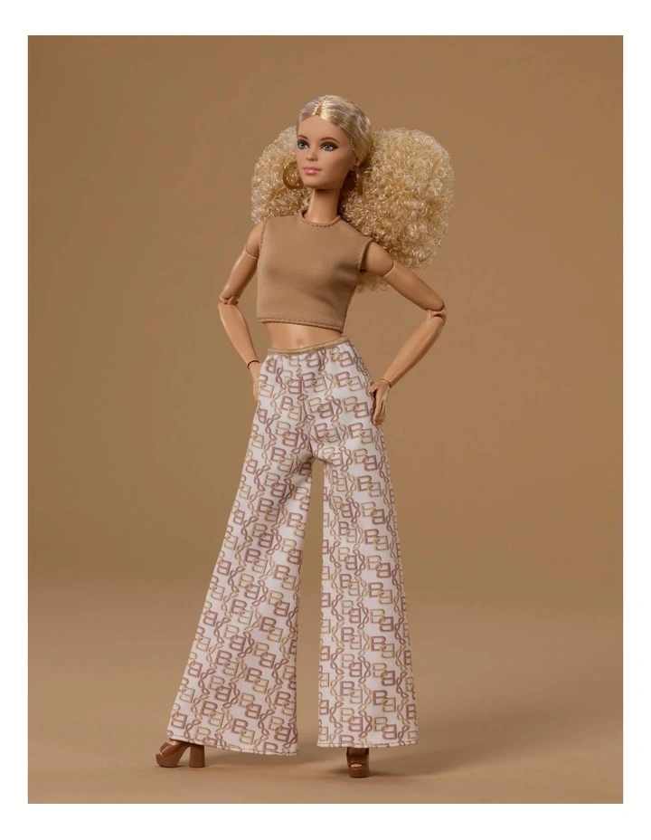 Basics Model 07 Doll image 2