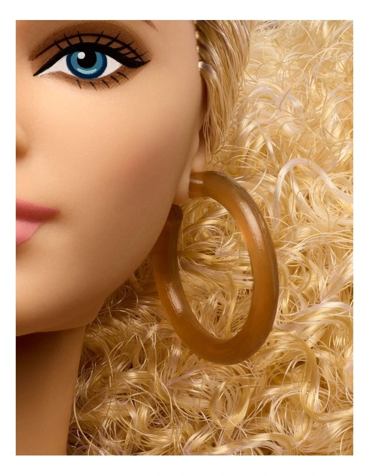 Basics Model 07 Doll image 4