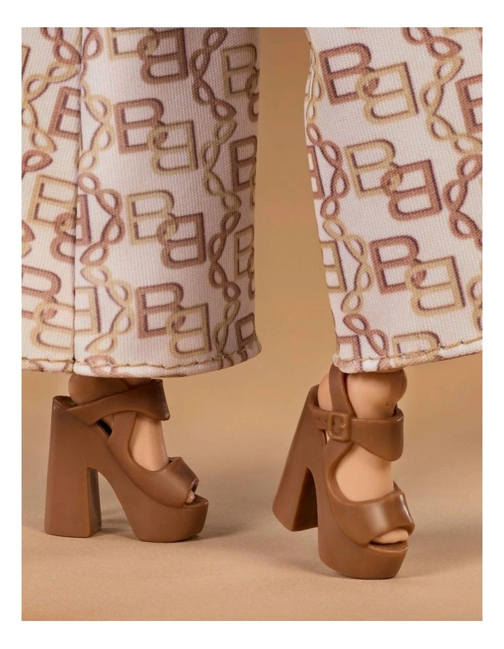 Basics Model 07 Doll image 5