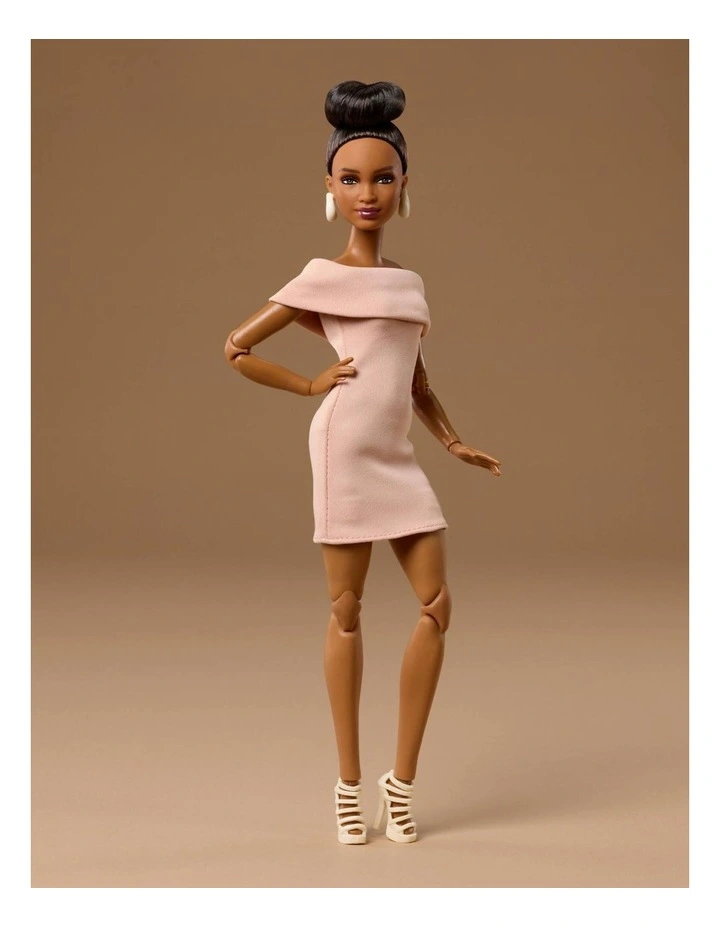 Basics Model 08 Doll image 2