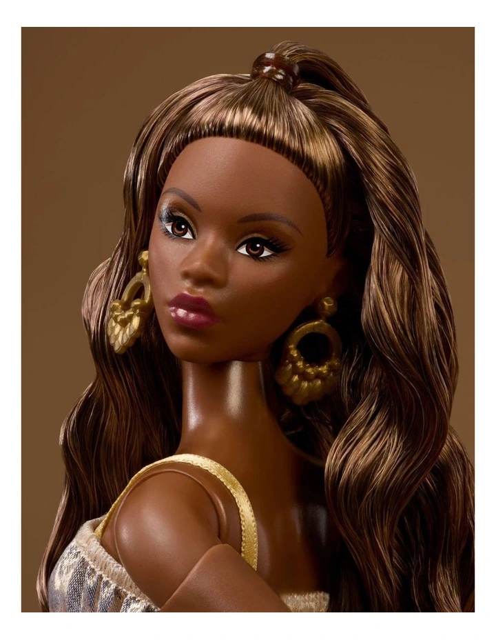 Basics Model 09 Doll image 3