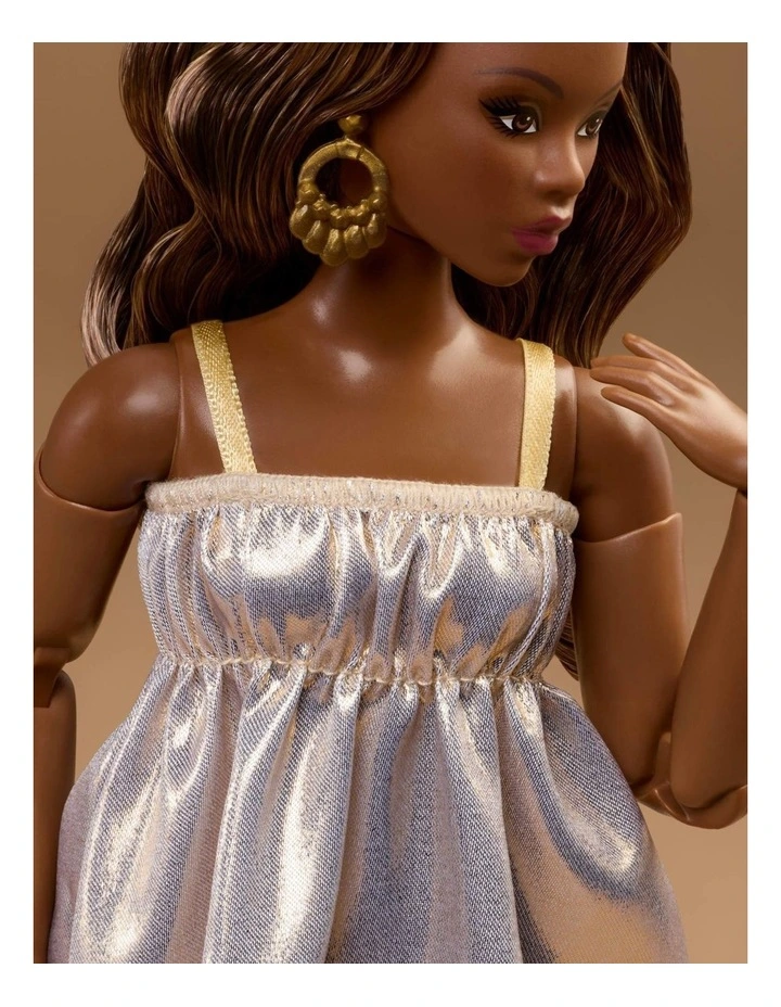 Basics Model 09 Doll image 4