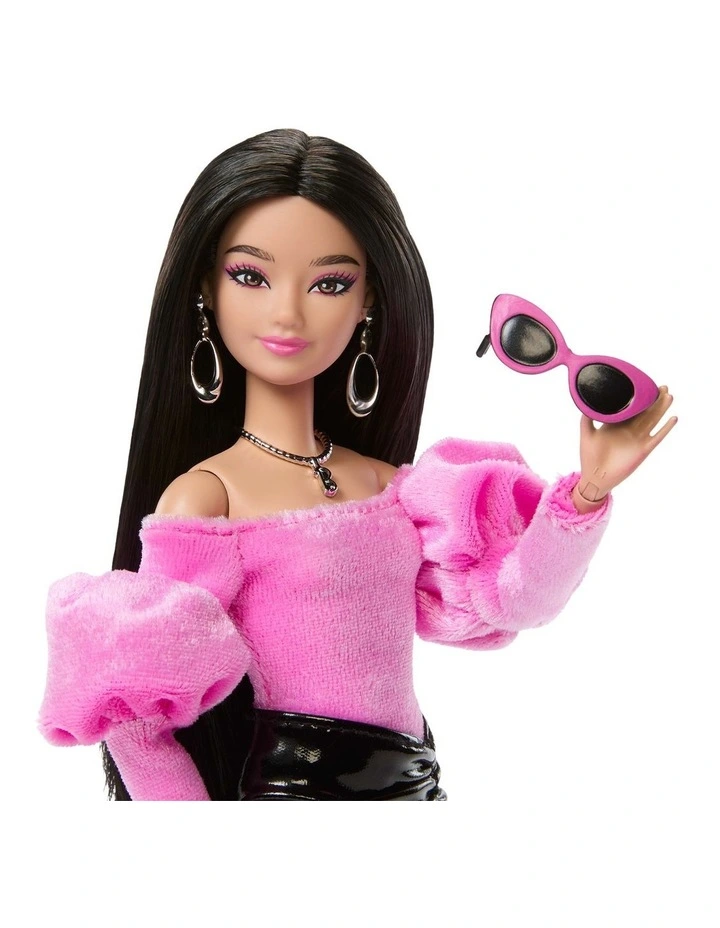 Barbie Deluxe Style Doll #13 in Pink Barbiecore Top with Glossy Mini Skirt and Black Hair image 3