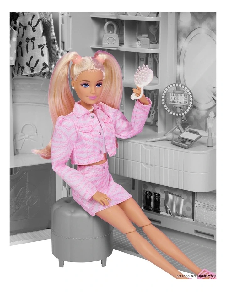 Barbie Closet with Spin & Style Feature, Vanity, Ottoman, 4 Fashions, 20  Pieces, Portable Storage image 3
