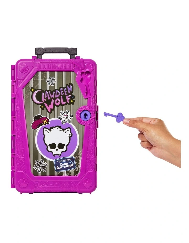 Monster High Skulltimate Secrets Cabin Slay-cation Playset, Clawdeen Wolf Doll and Accessories image 3