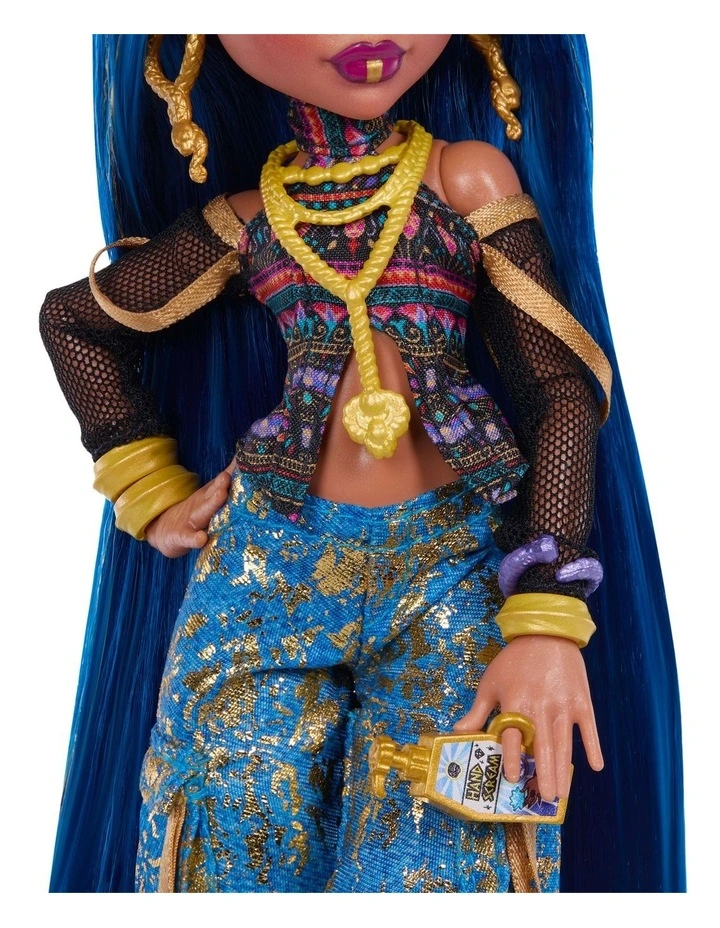Monster High Cleo De Nile Fashion Doll in Cargo Pants with Pet Hissette and 7 Accessories image 5
