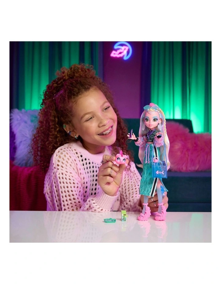 Monster High Lagoona Blue Fashion Doll in Maxi Skirt with Pet Neptuna and 7 Accessories image 3
