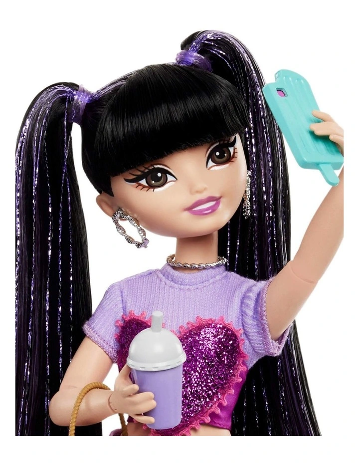 Renee Fashion Doll With Accessories image 4