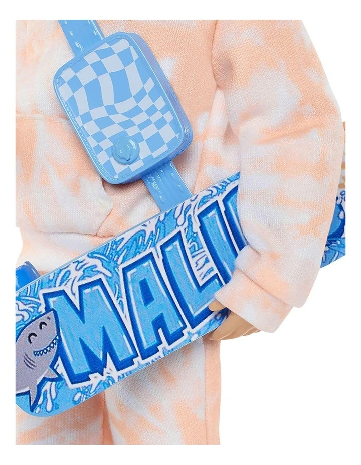 Barbie Dream Besties Ken Fashion Doll & Accessories image 5