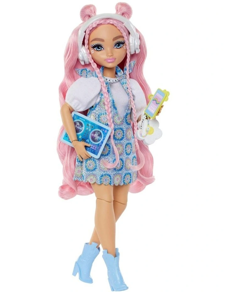 Barbie Dream Besties Daisy Jean Fashion Doll & Accessories image 3