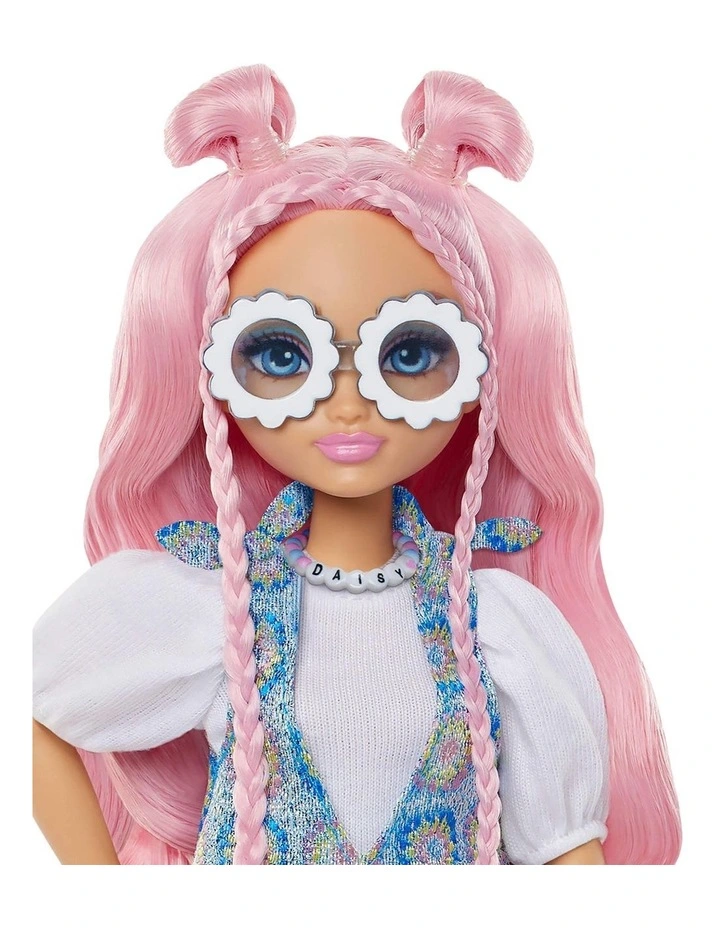 Barbie Dream Besties Daisy Jean Fashion Doll & Accessories image 4