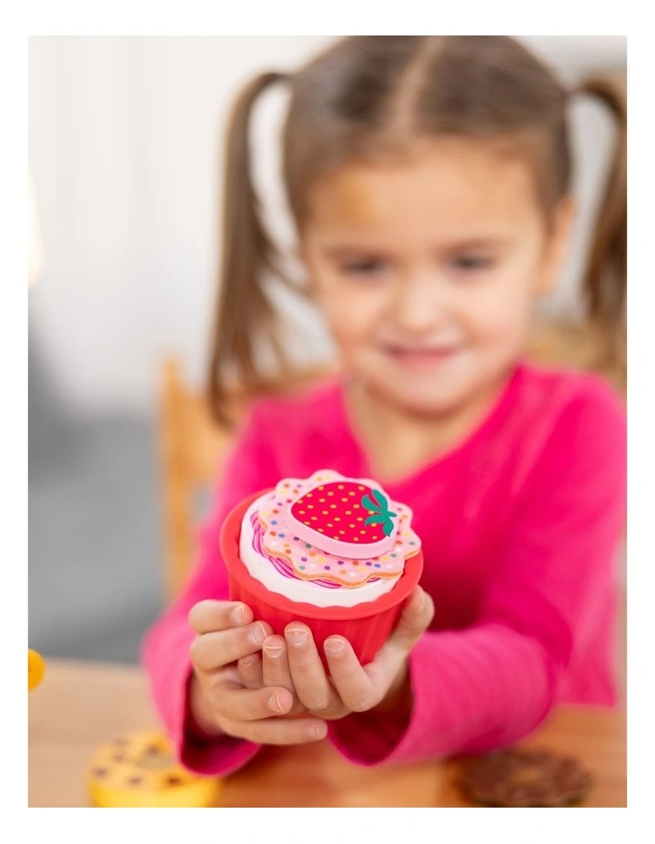 Play to Go Cake & Cookies Play Set image 4