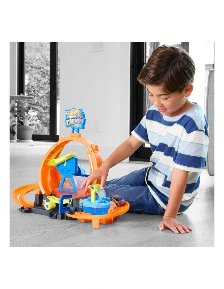 Hot Wheels City Mega Loop Car Wash Playset & 1 Hot Wheels Color Shifters in 1:64 Scale image 5