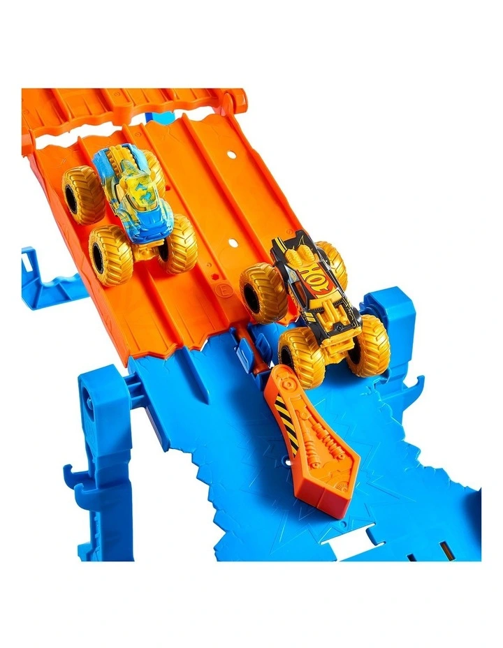 Hot Wheels Monster Trucks Dual Terrain Raceway, 4 Feet Long with 2 Toy Trucks & 2 Crushed Cars image 5