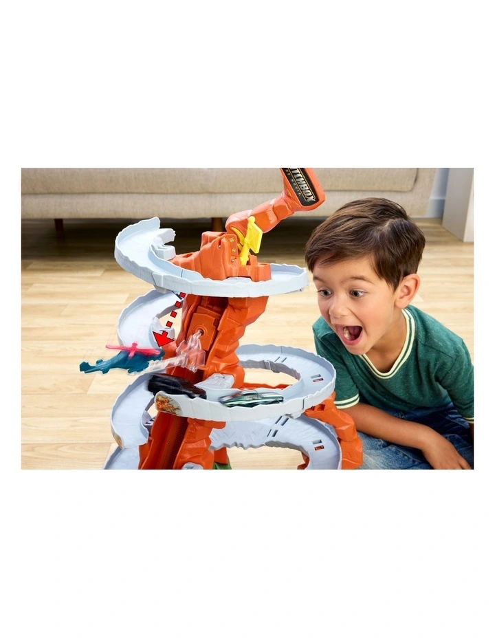 Matchbox The Movie Mountain Helicopter Escape Playset with 2 Toy Cars & 1 Helicopter image 2