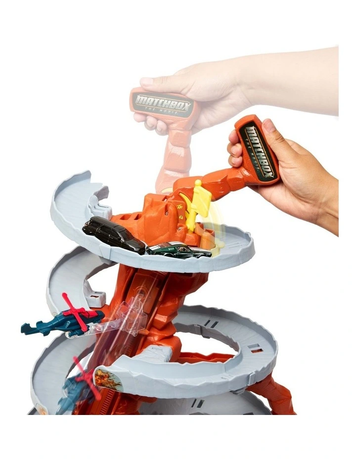Matchbox The Movie Mountain Helicopter Escape Playset with 2 Toy Cars & 1 Helicopter image 3