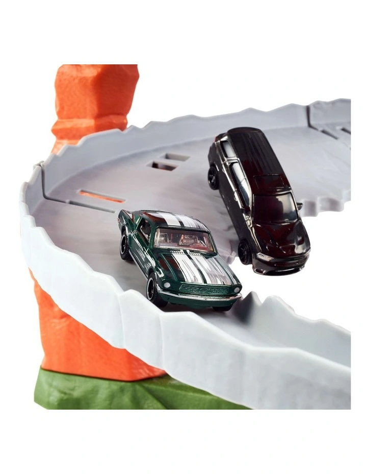 Matchbox The Movie Mountain Helicopter Escape Playset with 2 Toy Cars & 1 Helicopter image 4