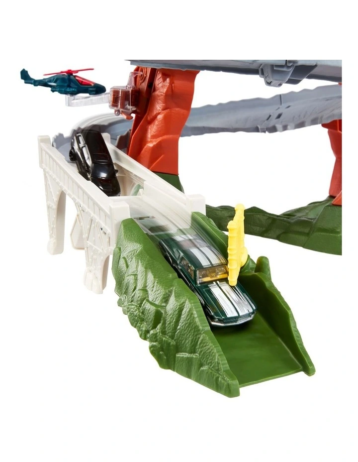 Matchbox The Movie Mountain Helicopter Escape Playset with 2 Toy Cars & 1 Helicopter image 5