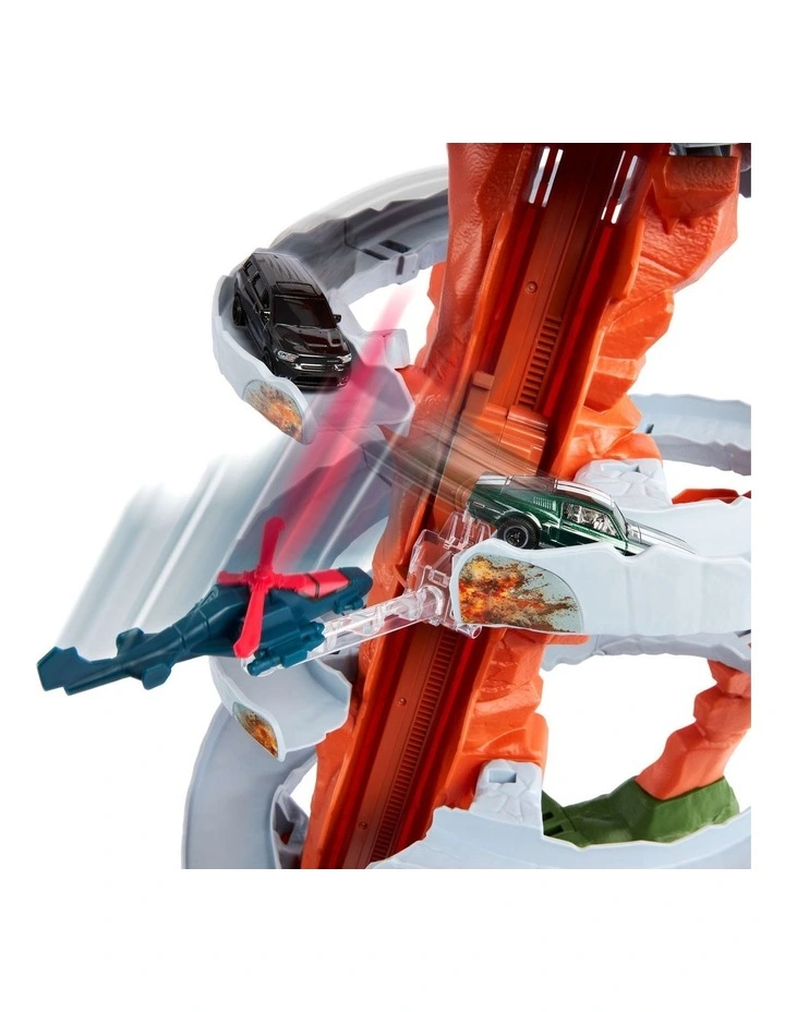 Matchbox The Movie Mountain Helicopter Escape Playset with 2 Toy Cars & 1 Helicopter image 6
