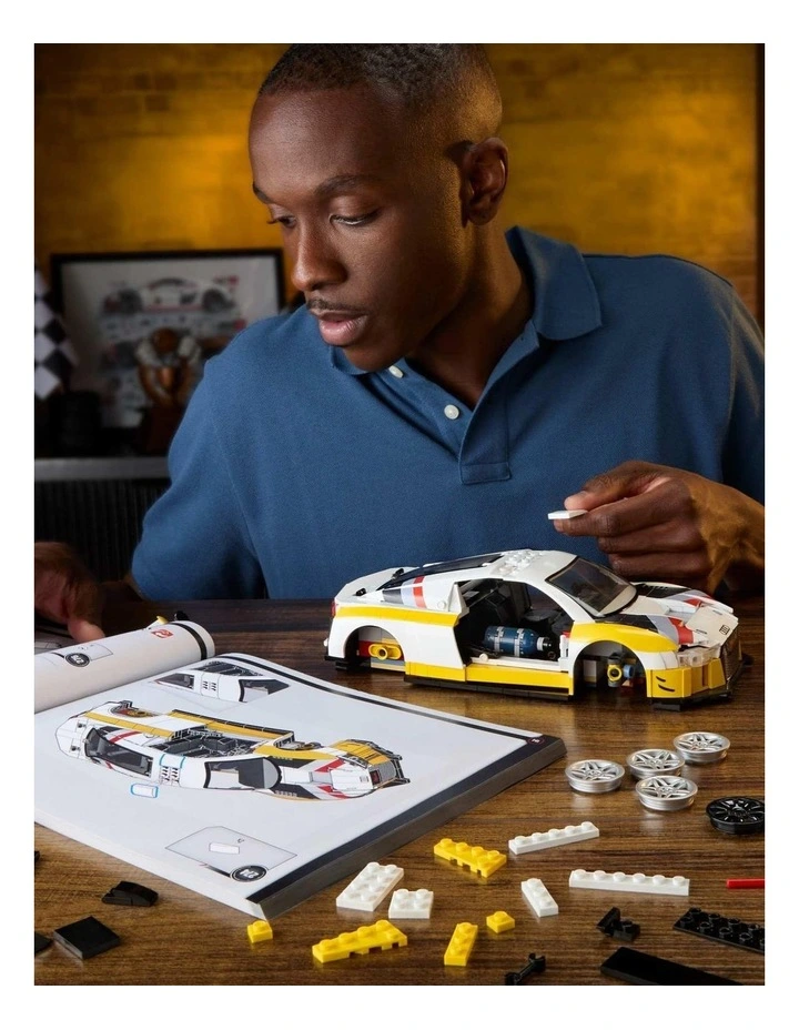 Mattel Brick Shop Hot Wheels 15 Audi R8 LMS Building Toy Kit image 4