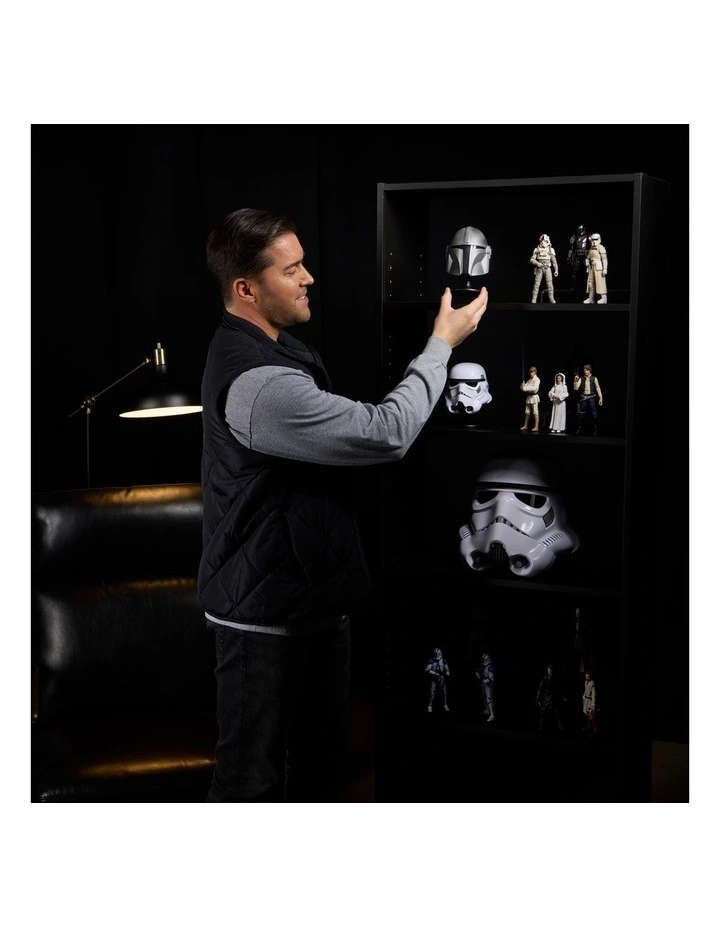 Star Wars The Black Series The Mandalorian Mini Helmet image 5