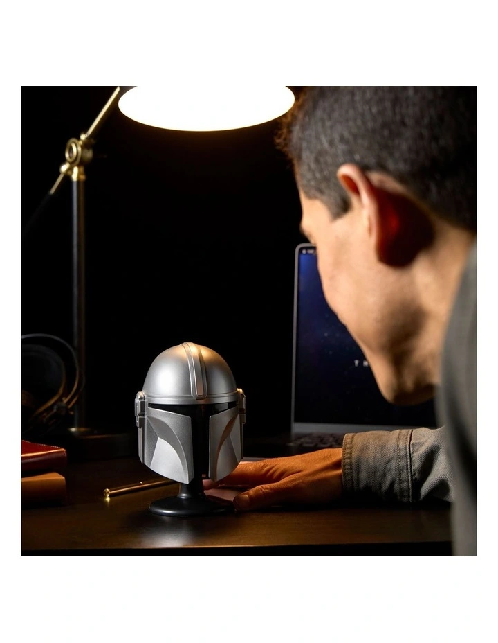 Star Wars The Black Series The Mandalorian Mini Helmet image 6