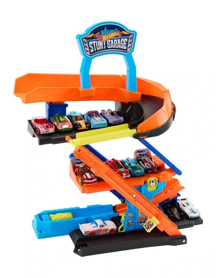 City Transforming Stunt Garage Playset image 3