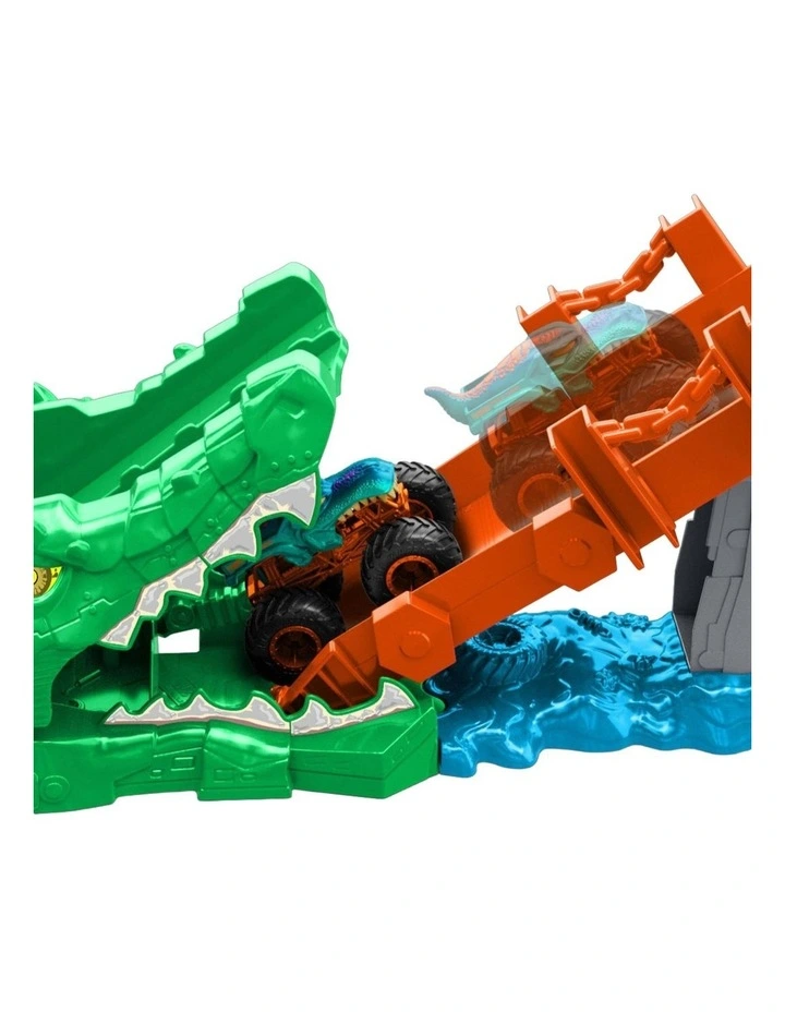 Monster Trucks Crocodile Crash Challenge Playset image 4