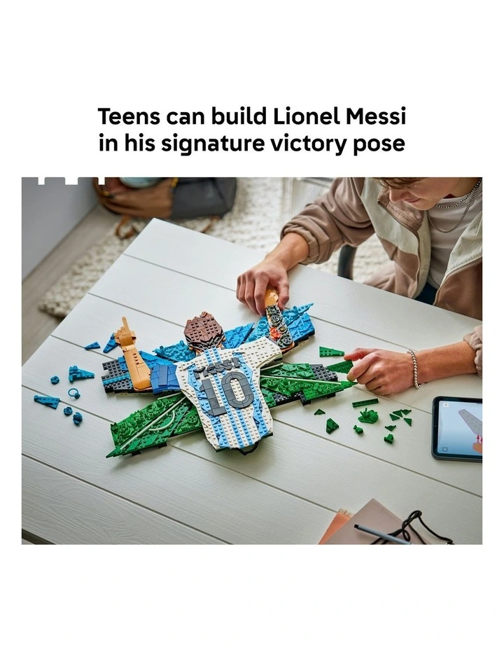 Editions Football Lionel Messi Celebration Building Toy 43018 image 3