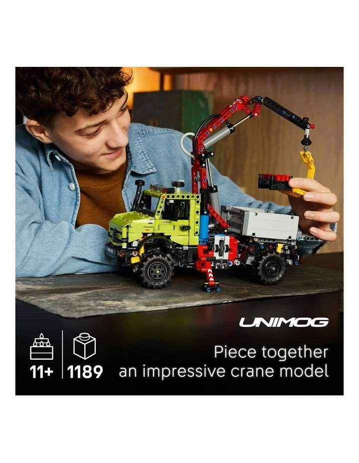 Technic Mercedes-Benz Unimog U 5023 with Crane Model Building 42242 image 2