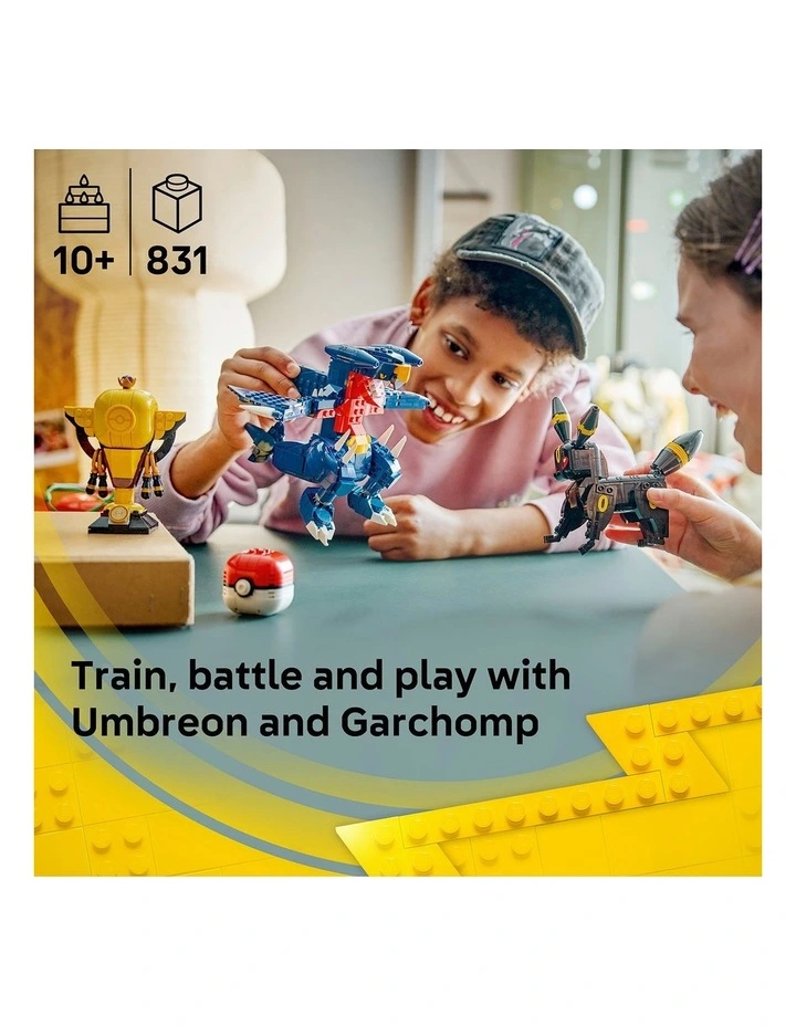 PRE-ORDER Pokémon SMART Play: Umbreon vs. Garchomp Championship Battle 72165 image 2