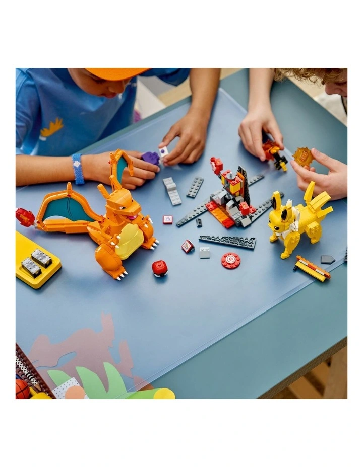PRE-ORDER Pokémon Smart Play: Charizard vs. Jolteon Ultimate Battle 72167 image 3