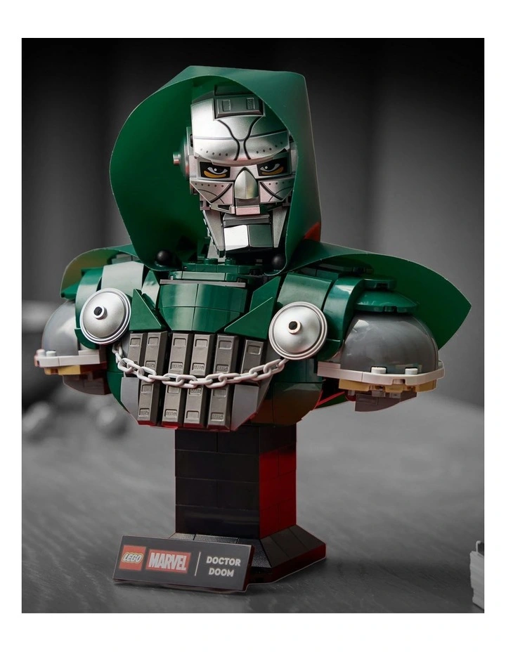 Super Heroes Marvel Doctor Doom Bust 76345 image 6
