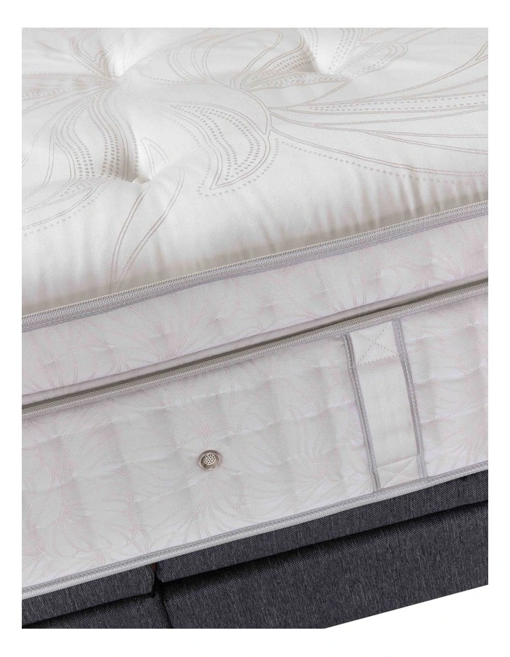 Crown Jewel Royal Empress Medium Flex in White image 4