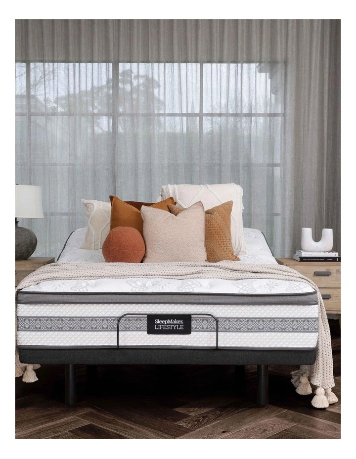 Lifestyle Modena Plush 7 Mattress in White image 1