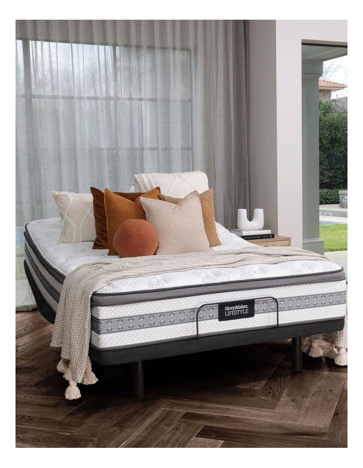 Lifestyle Modena Plush 7 Mattress in White image 2