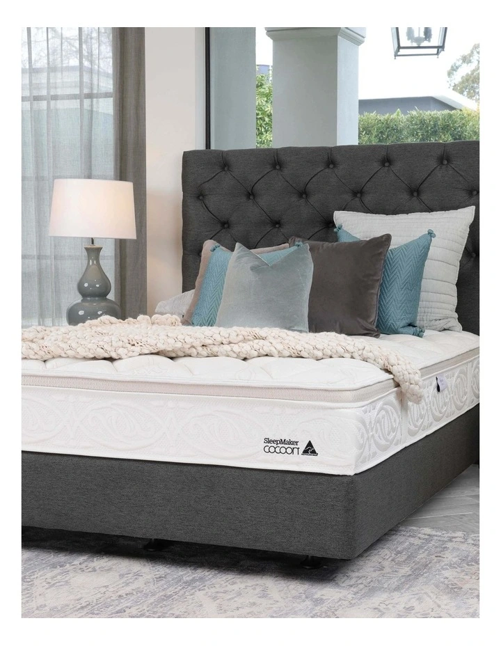 Cocoon Gold Revere Medium 5 Mattress in White image 2